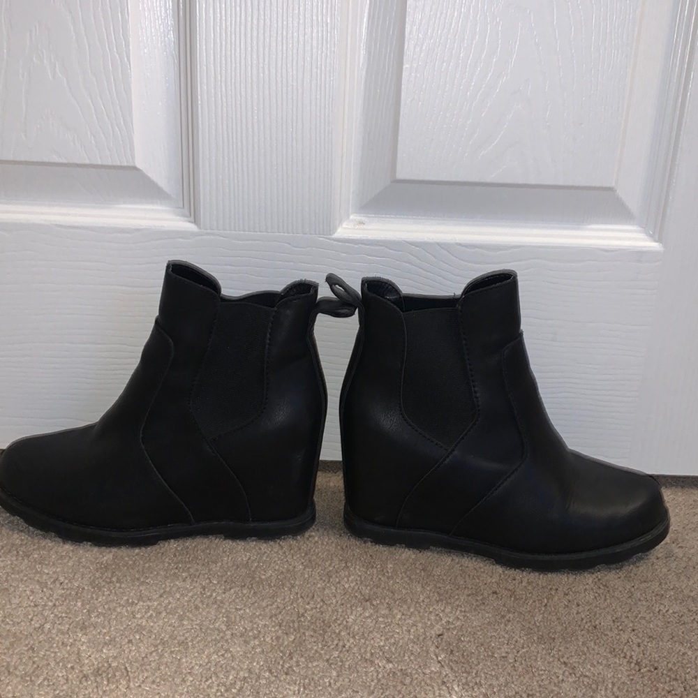 Heeled booties